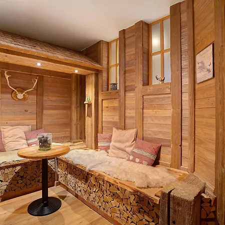 Azuria Living Apartment *